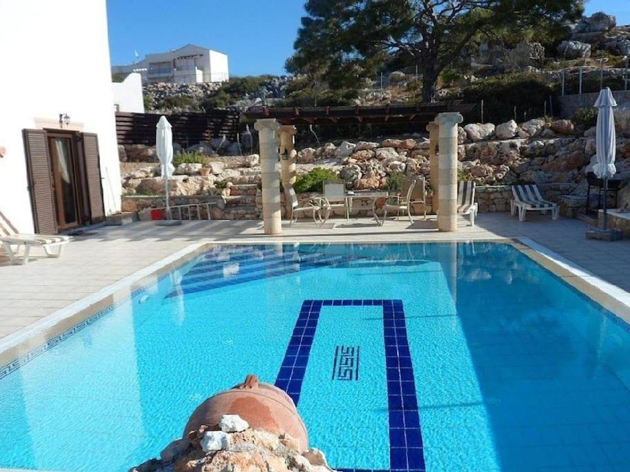 Villa Pefki Bagian luar foto